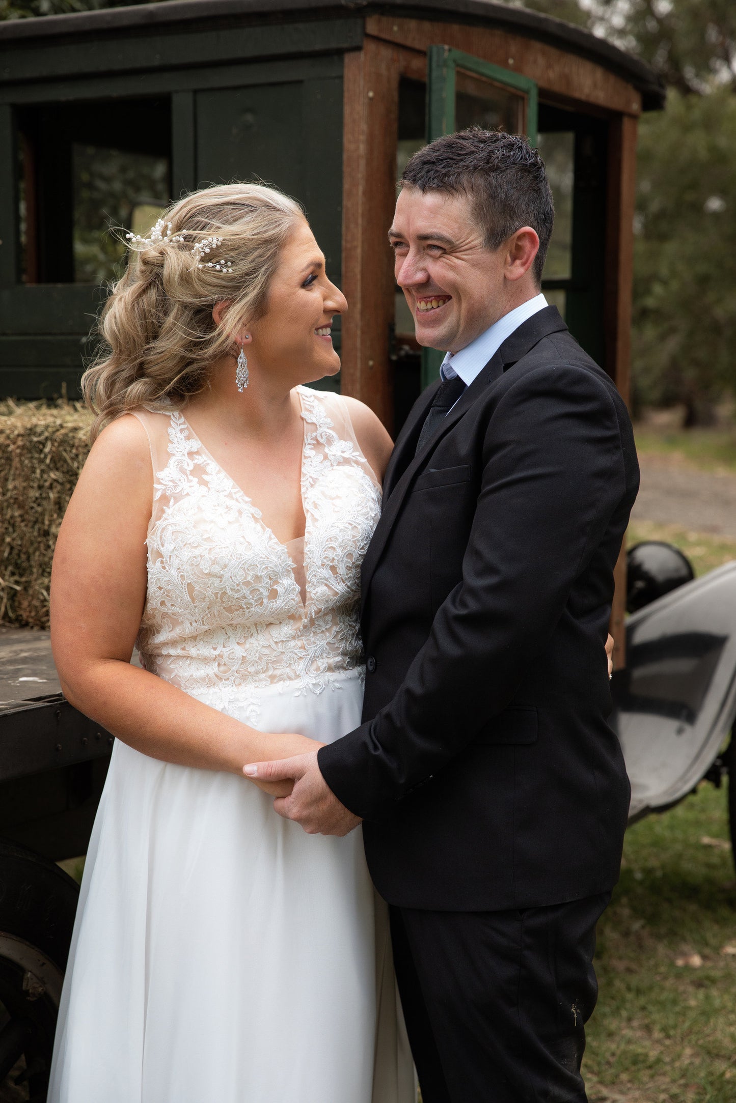 Soft Half up curls with airbrush Natural Makeup