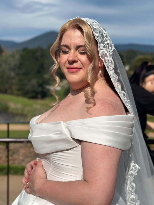 Glowing bridal glam & hair