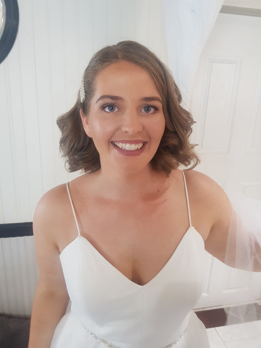 Short Hair curls down with Soft Bridal makeup