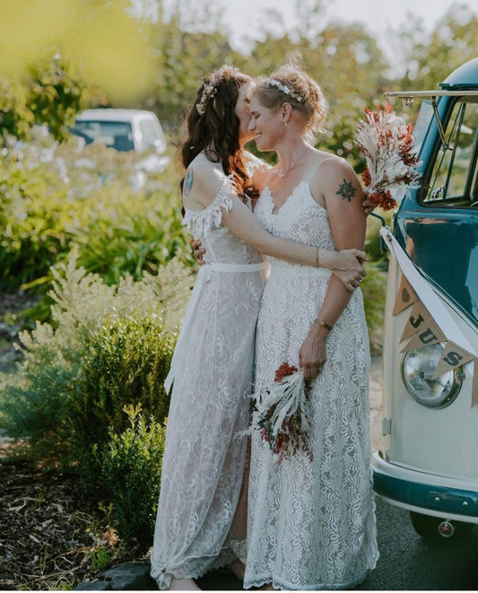 2 brides soft curls