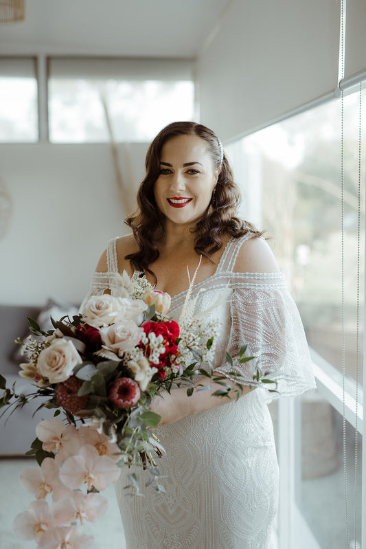 Soft vintage waves with glam Makeup, Red lips